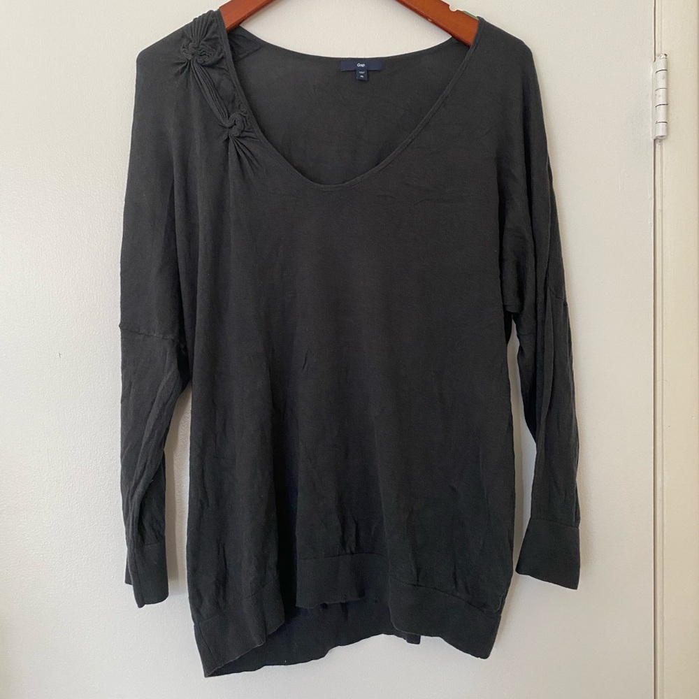 Gap sweater